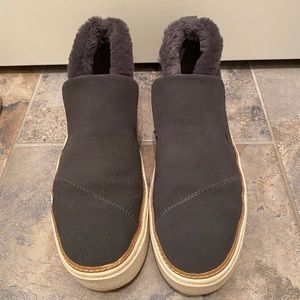 Womens Toms size 7 booties